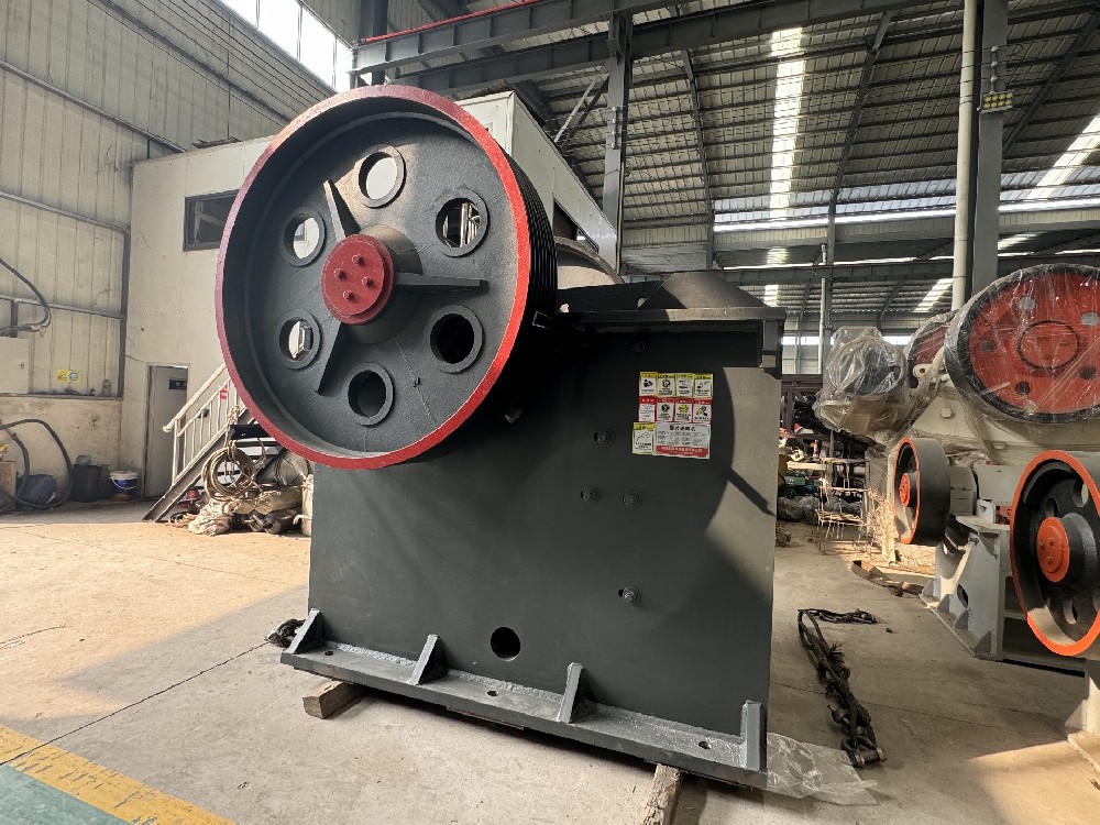 High Efficiency Stone Crusher Machine | Complete Rock Crushing Plant for Mining & Quarry