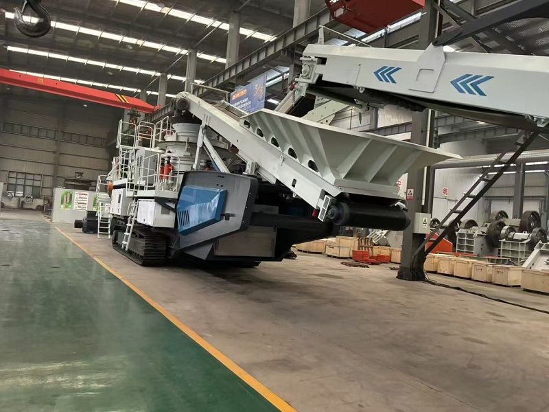 Tire-type mobile crushing station - flexible and efficient on-board crushing and screening equipment
